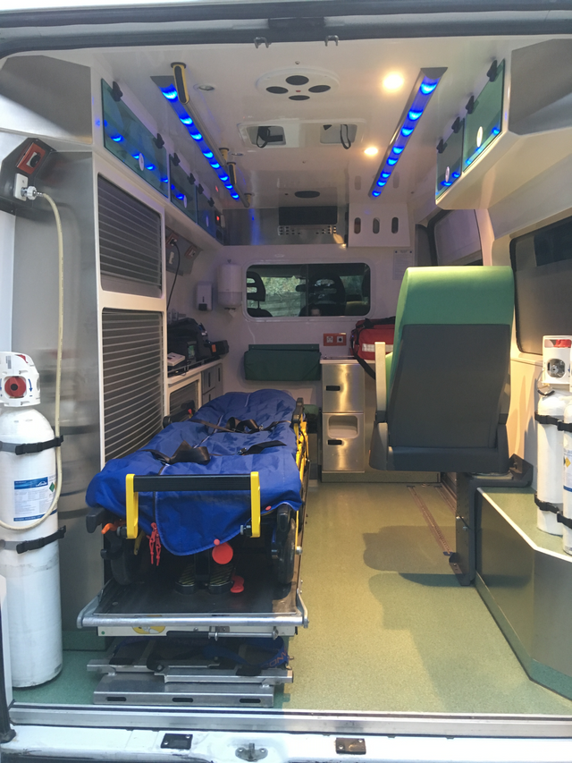 transport-ambulance-640w.png
